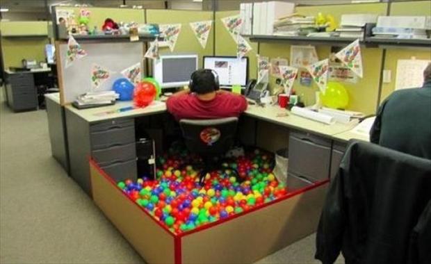 funny-pictures-bored-at-work